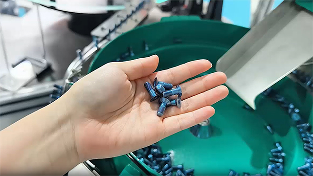 Optik Kalite Kontrol Makinesi (Uçak Vidaları İçin)