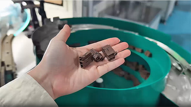 Optik Kalite Kontrol Sistemi (Kusurlu Fişleri Ayıklamak İçin)