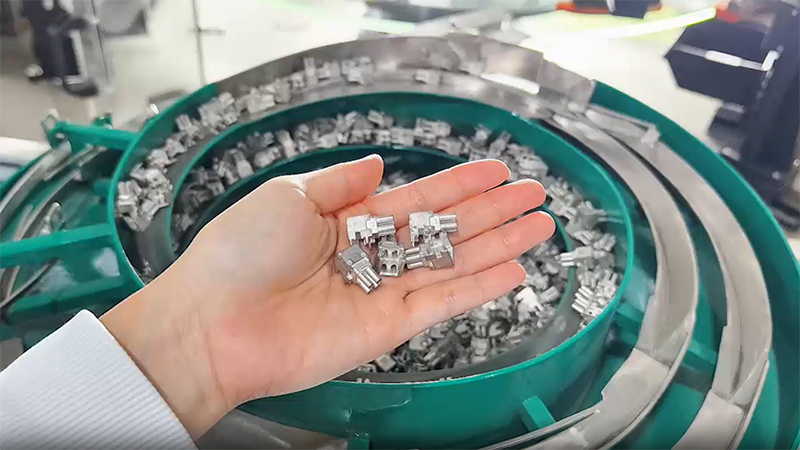 Optik Kalite Kontrol Makinesi (Konektörler İçin)