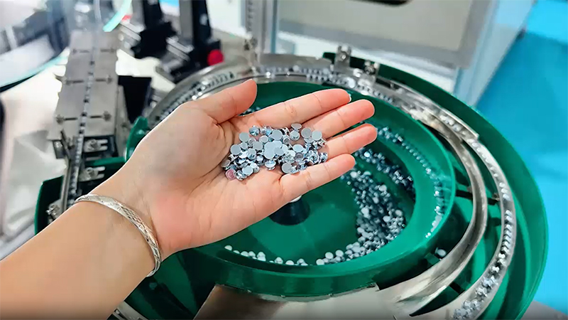 Yüksek Hızlı Optik Kalite Kontrol Makinesi (Hırdavat Parçaları İçin)