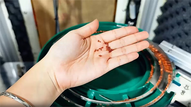 Optik Kalite Kontrol Makinesi (Hassas Vidalar İçin Özelleştirilmiş)