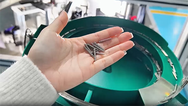 Özelleştirilmiş Optik Kalite Kontrol Makinesi (Hırdavat Parçaları İçin)